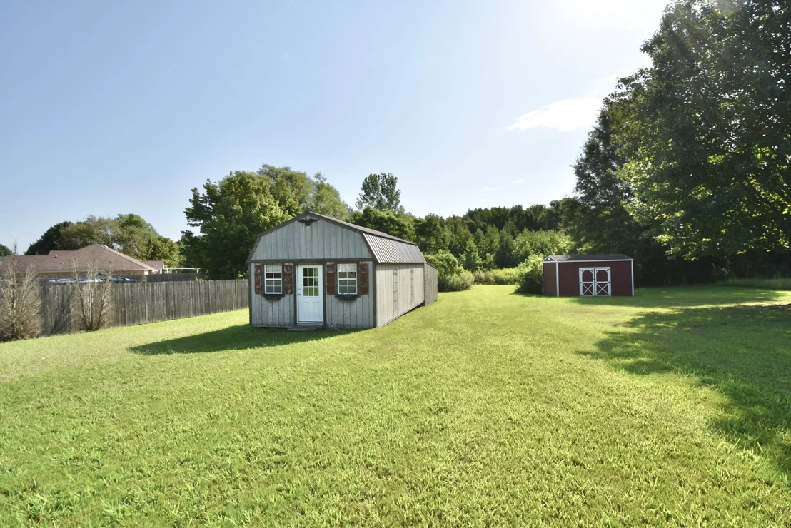 Photo of 114 Roxbury Dr