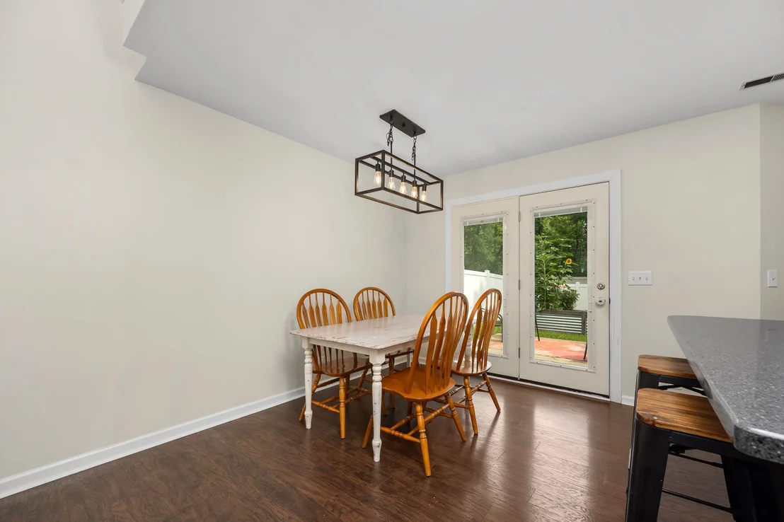 Photo of 3434 Leslie Ln