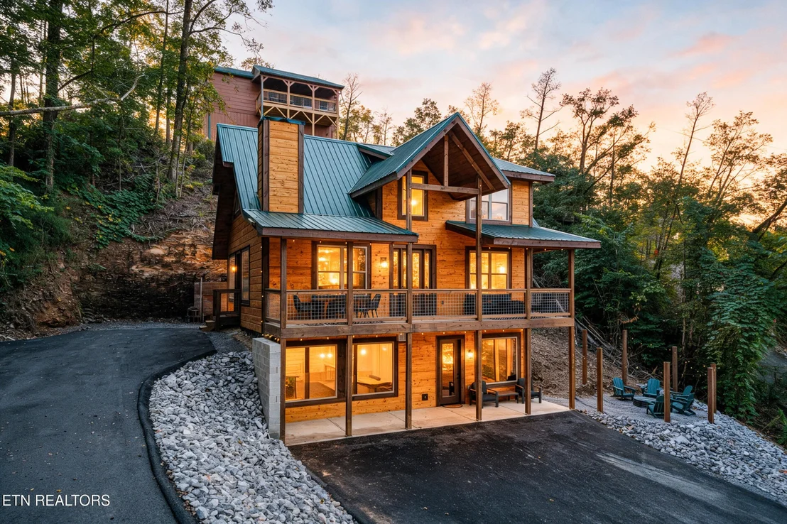 Photo of 3210 Pine Way