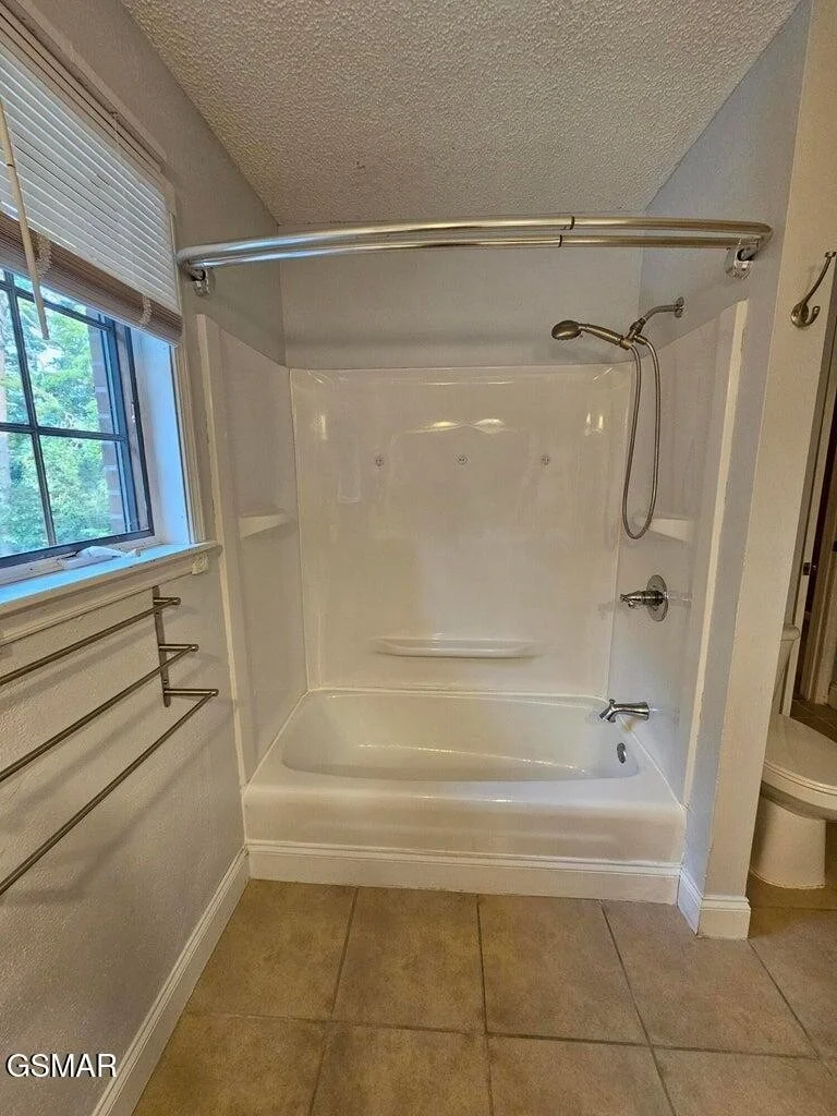 Photo of 716 White Oak Circle