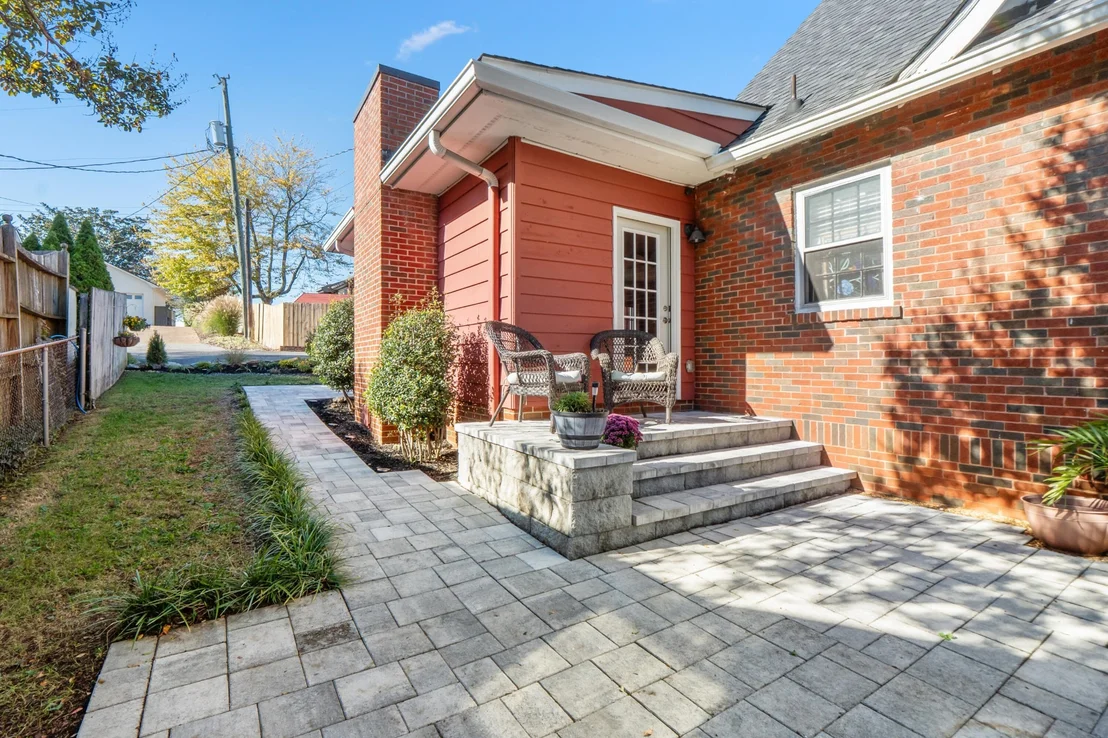 Photo of 643 E Crest Road
