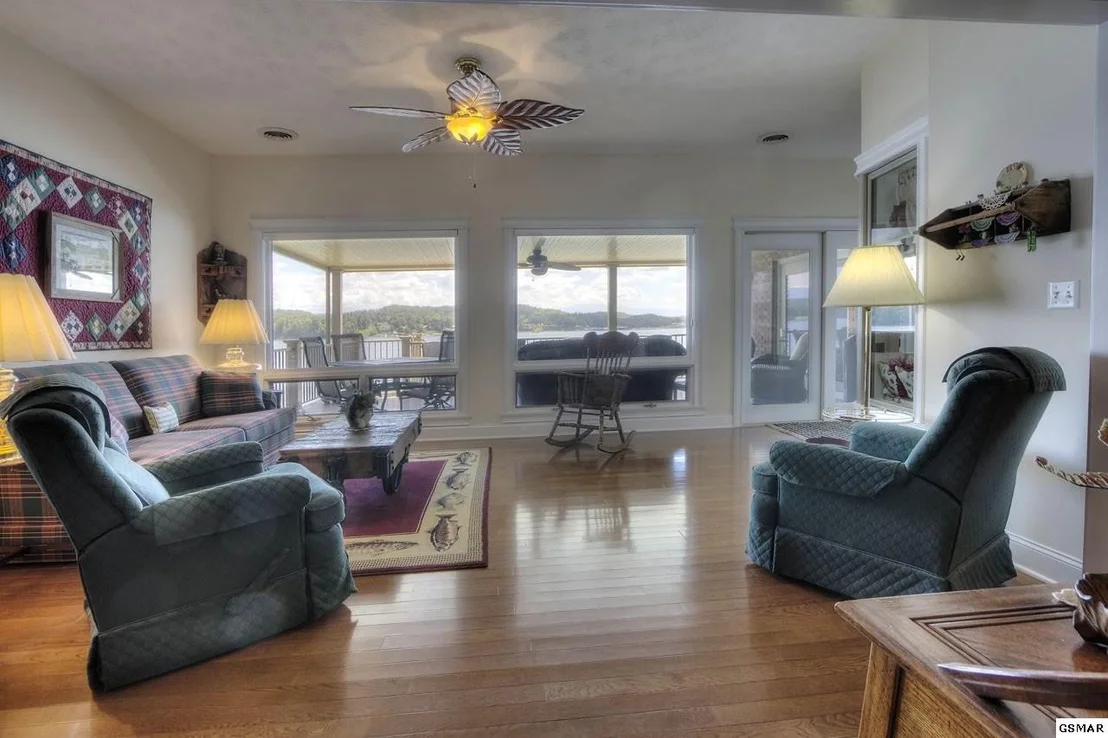 Photo of 952 Holtsinger Drive