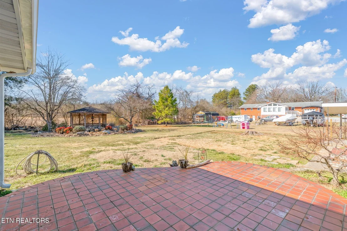 Photo of 7237 Oakmeade Rd