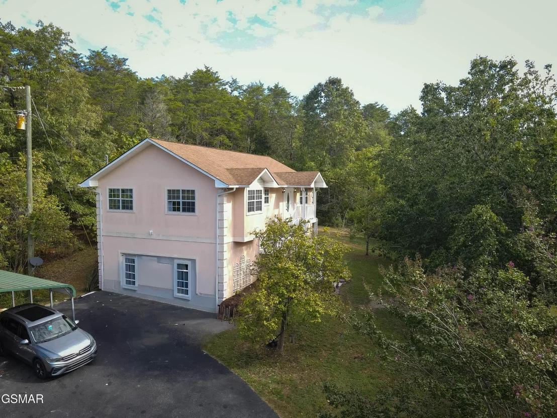Photo of 820 Matthews Way