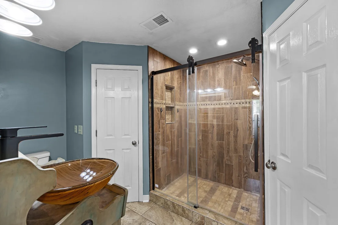 Photo of 40 Glenhurst Dr