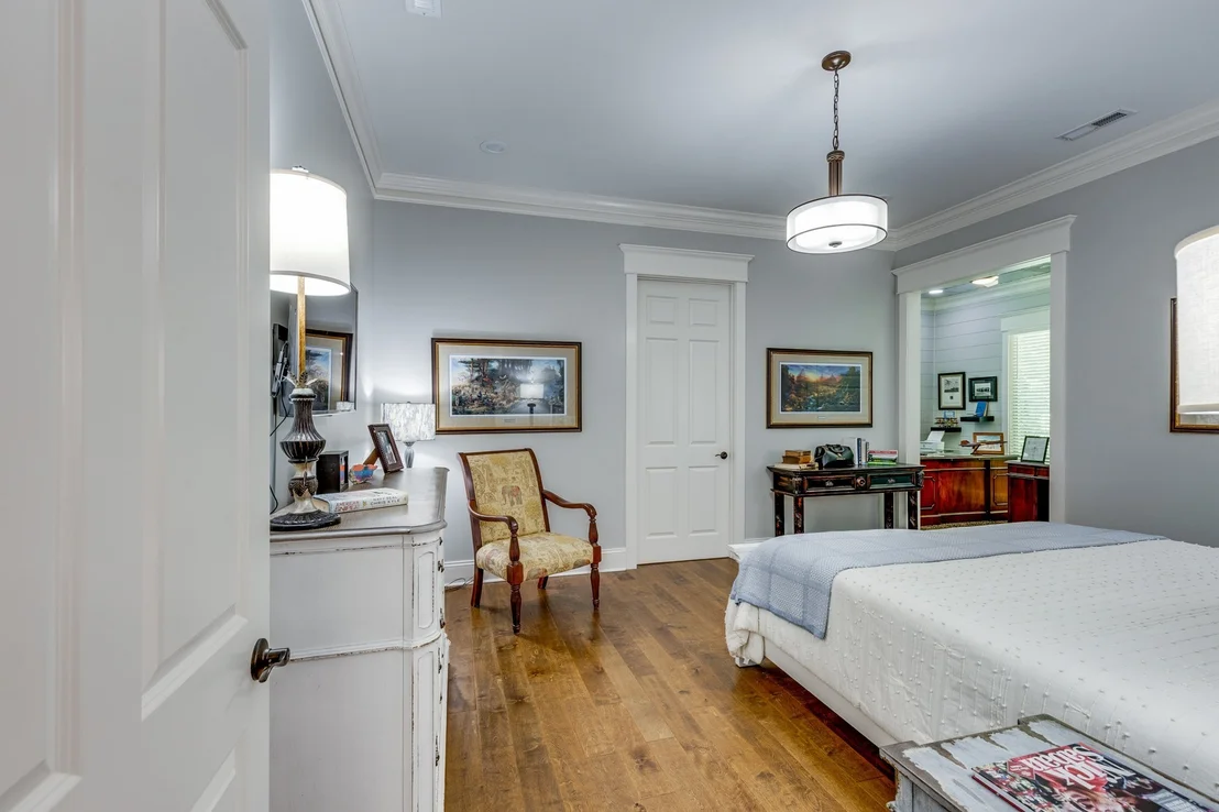 Photo of 105 Andrews Dr