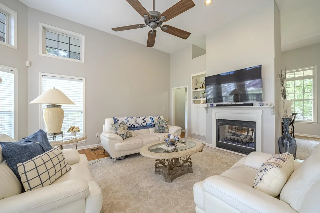 Photo of 135 BETSY DR