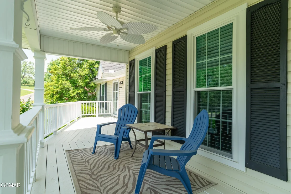 Photo of 884 River Cliff Drive