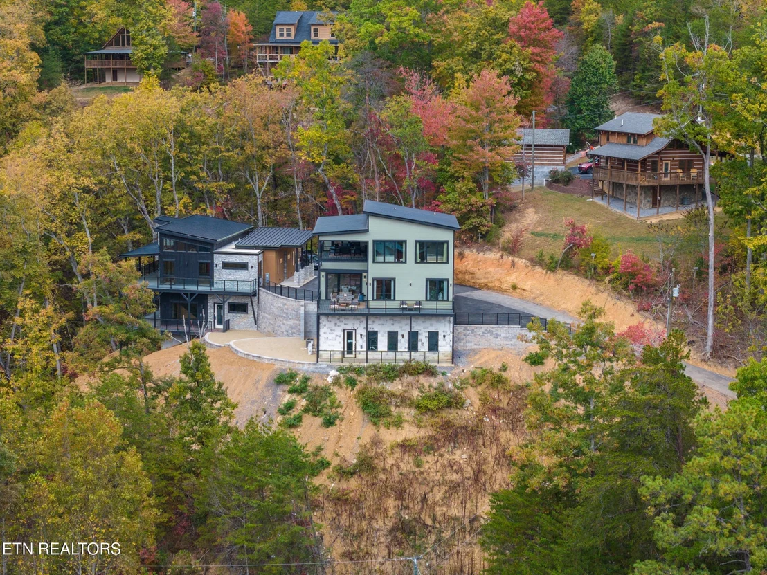 Photo of 1540 Bear Valley Rd