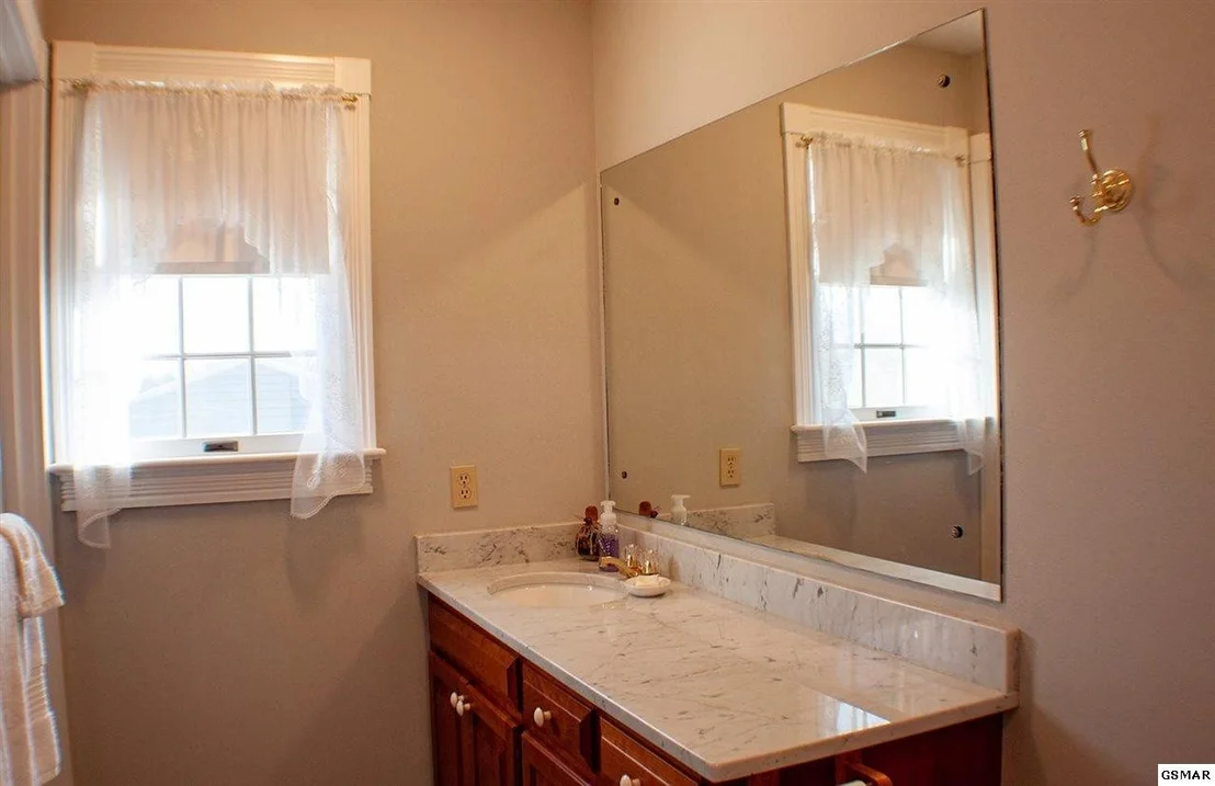Photo of 1817 LONGVIEW Lane