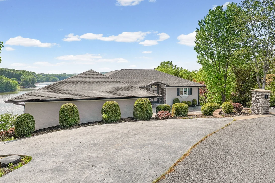 Photo of 401 Pollard Cir