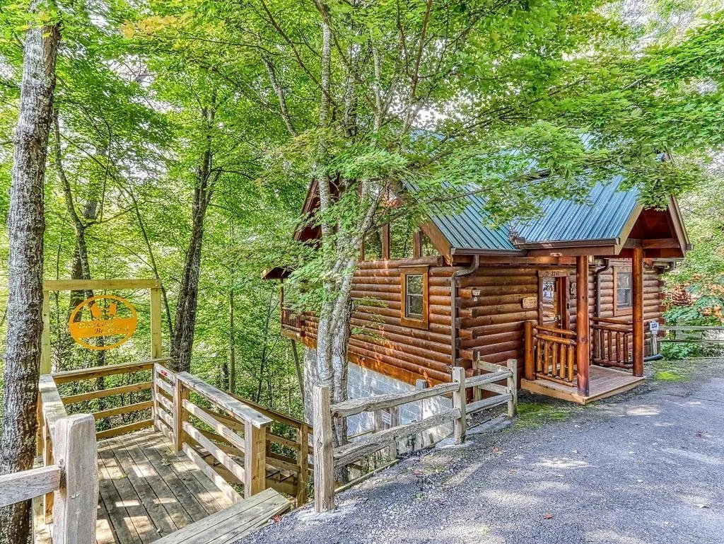 Photo of Unit DANCINGBEARFOOT at 2241 Beach Front Drive