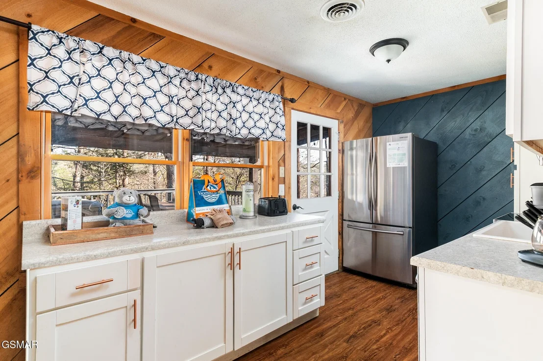 Photo of 2834 Longvale Lane