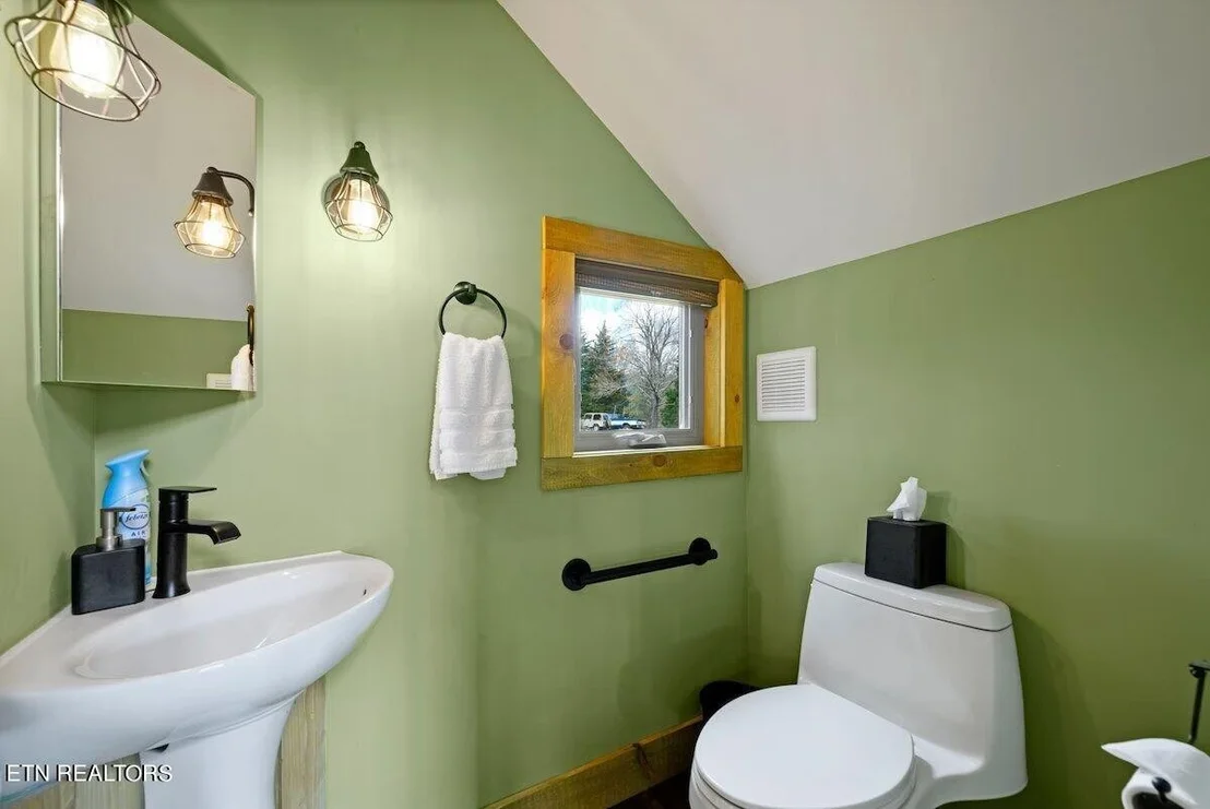 Photo of 4032 Roundtop Drive