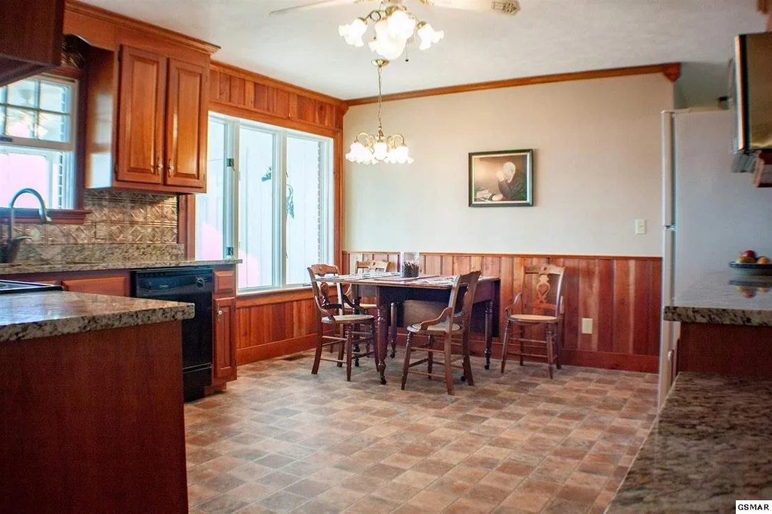 Photo of 1817 LONGVIEW Lane