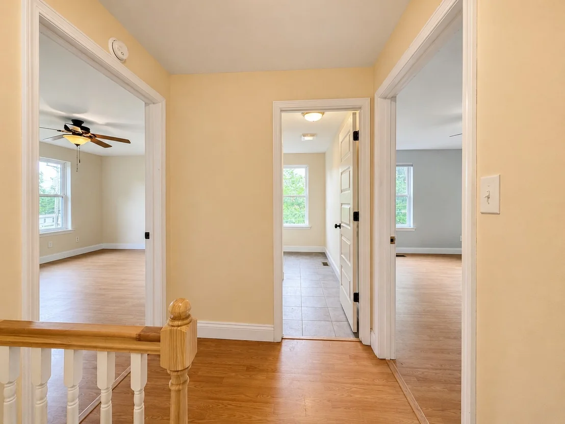 Photo of 352 Main St