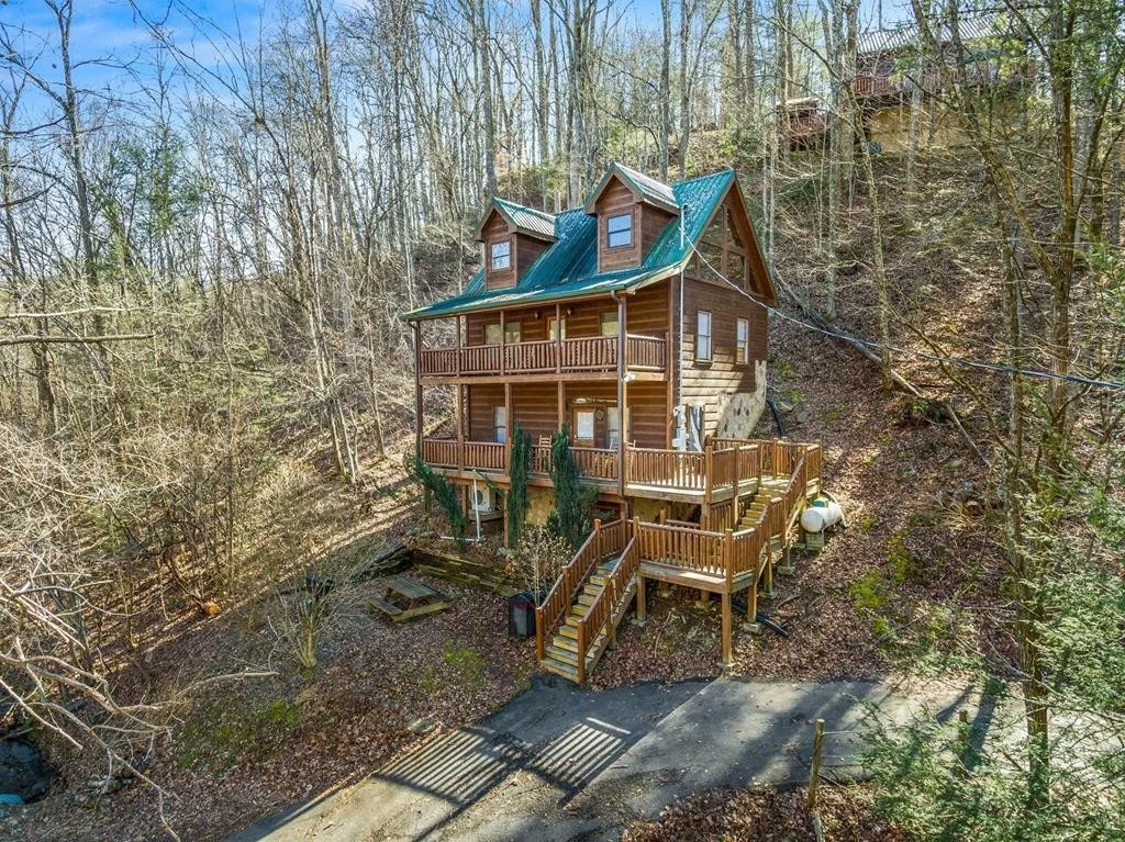 Photo of 1234 Lakeview Drive