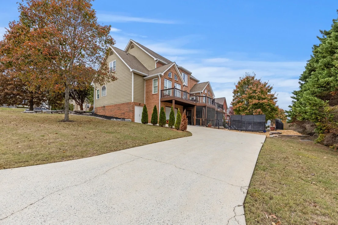 Photo of 7416 Splendid View Drive