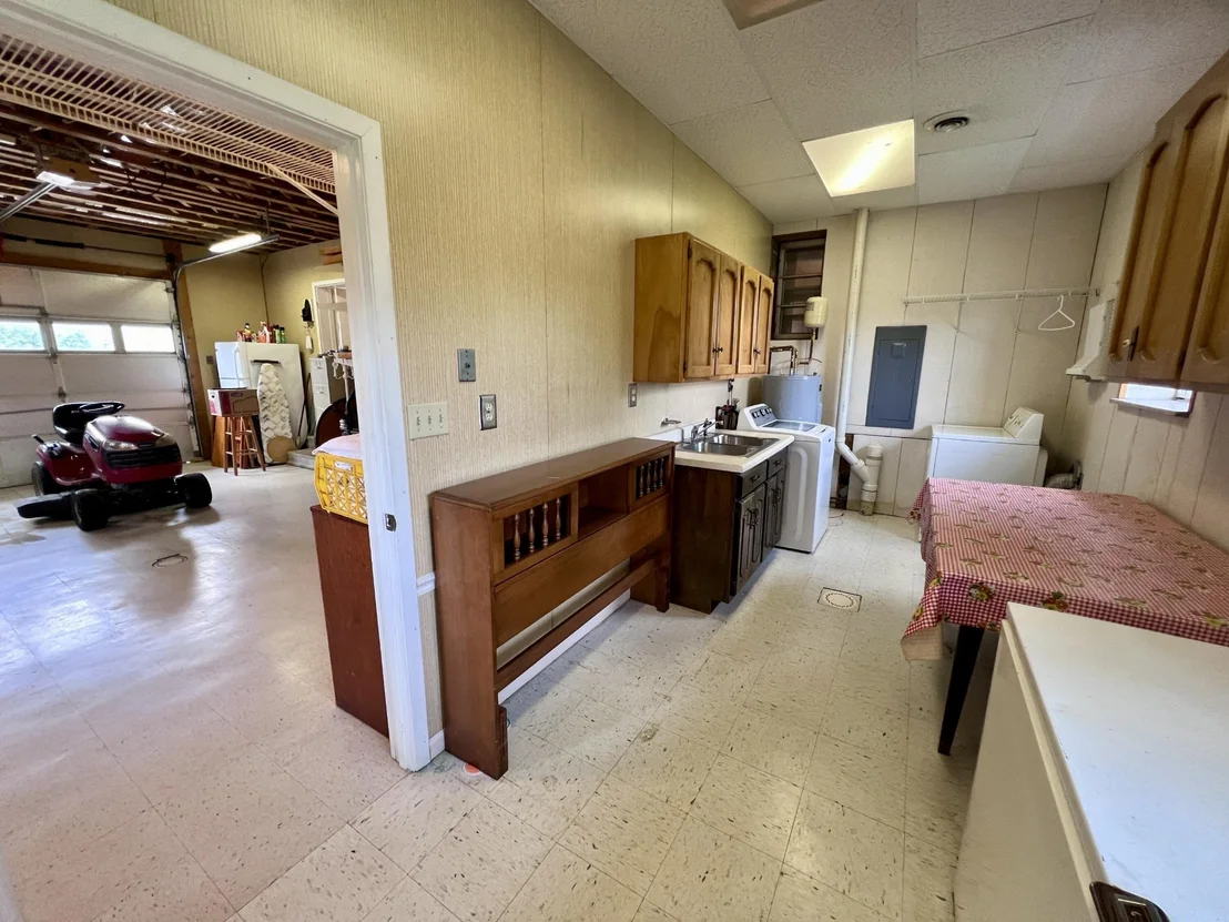 Photo of 1689 Ridge Road