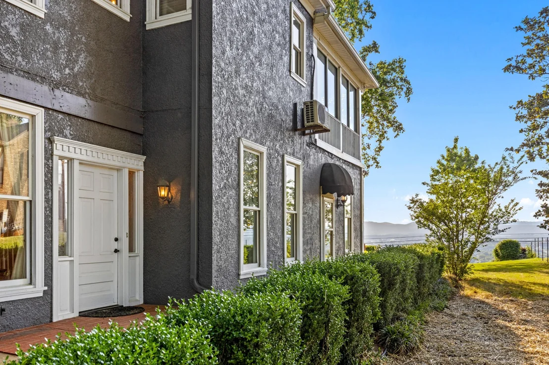 Photo of 46 N Crest Road