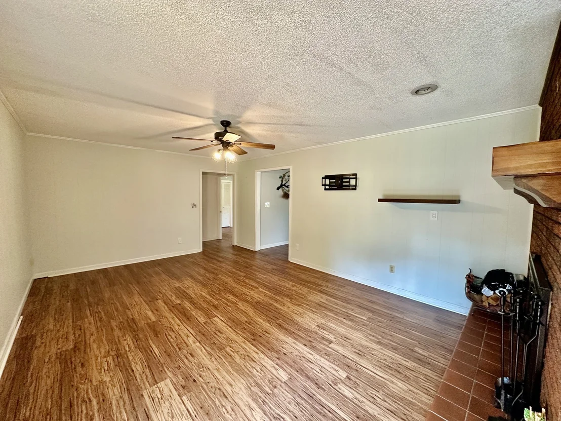 Photo of 52 Nottingham Ln