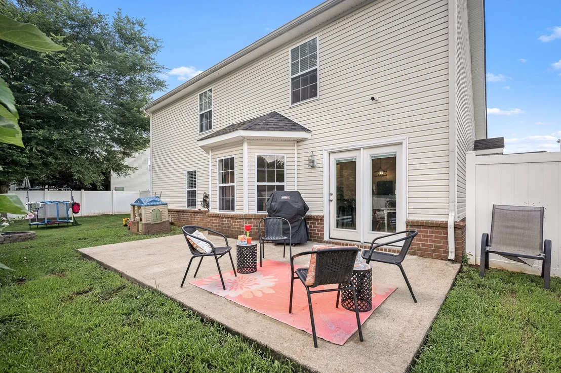 Photo of 3434 Leslie Ln