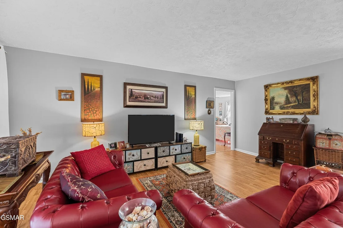 Photo of 3245 Emerald Avenue