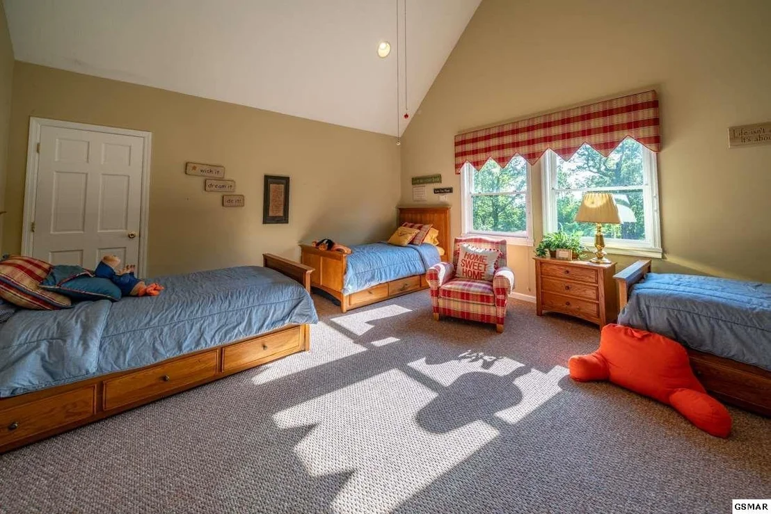 Photo of 1119 Gordon Way