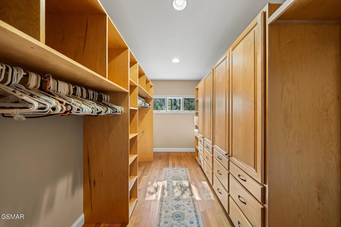 Photo of 1435 White Oak Drive