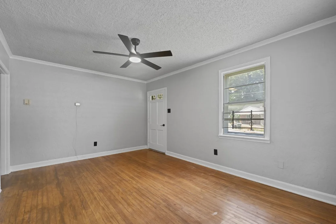 Photo of 1355 DORIS AVE