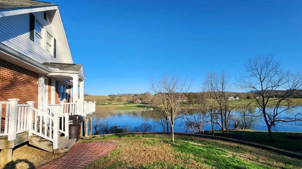 Photo of 1043 Eagle View Drive