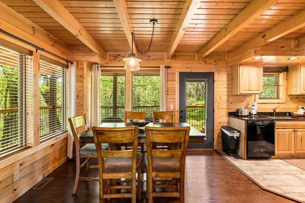 Photo of 220 Alpine Mountain Way