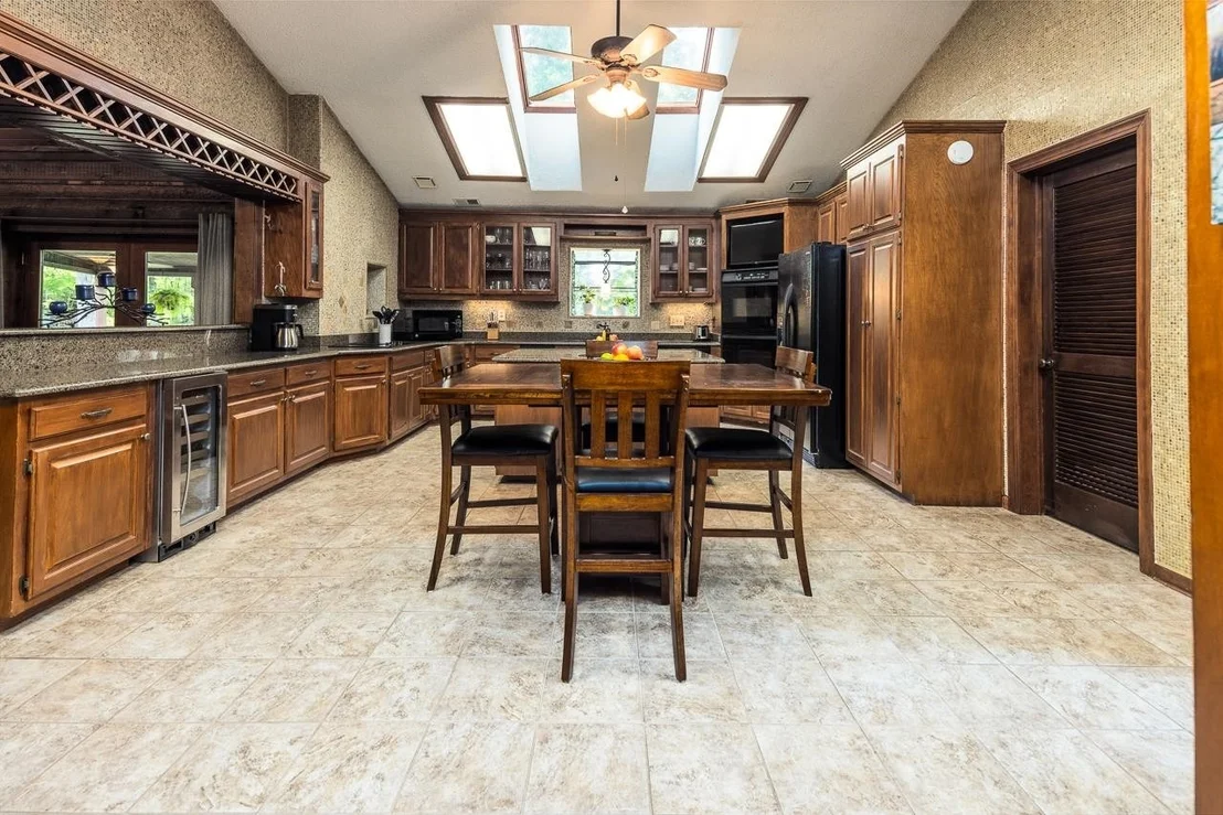 Photo of 225 EAGLE SPRING CV