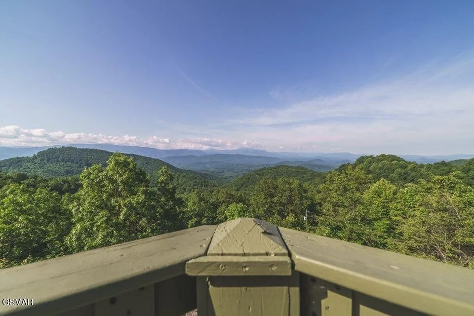 Photo of 1020 Clingmans View