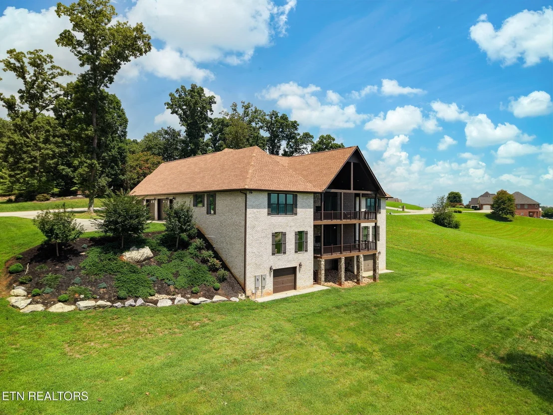 Photo of 1005 Enchanted Drive