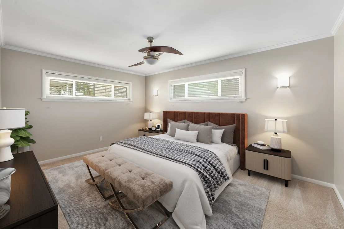 Photo of 596 Russell Rd