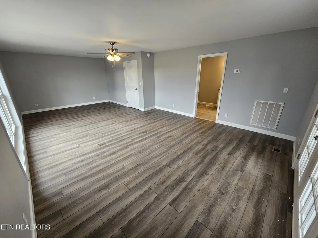 Photo of 327 Longview Drive
