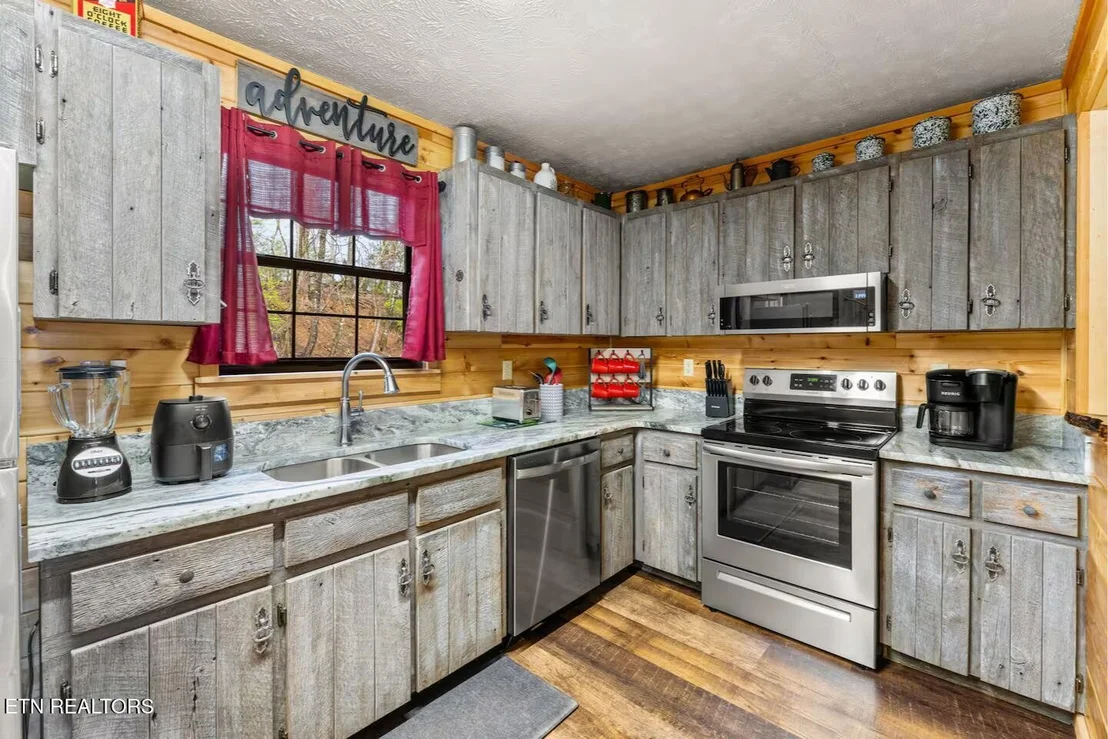 Photo of 901 Sunrise Blvd