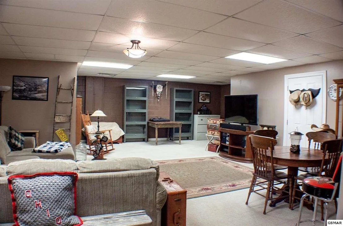 Photo of 807 WINDSTONE Drive