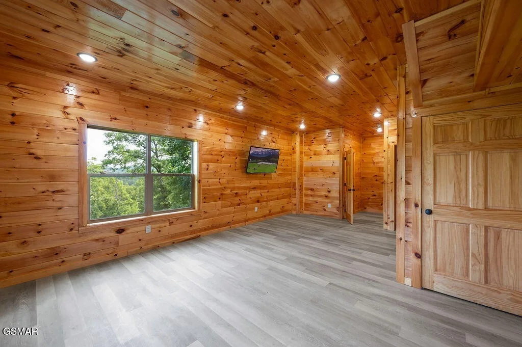 Photo of 4183 Chamberlain Lane