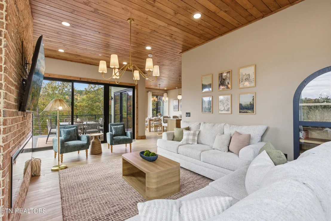 Photo of 1540 Bear Valley Rd