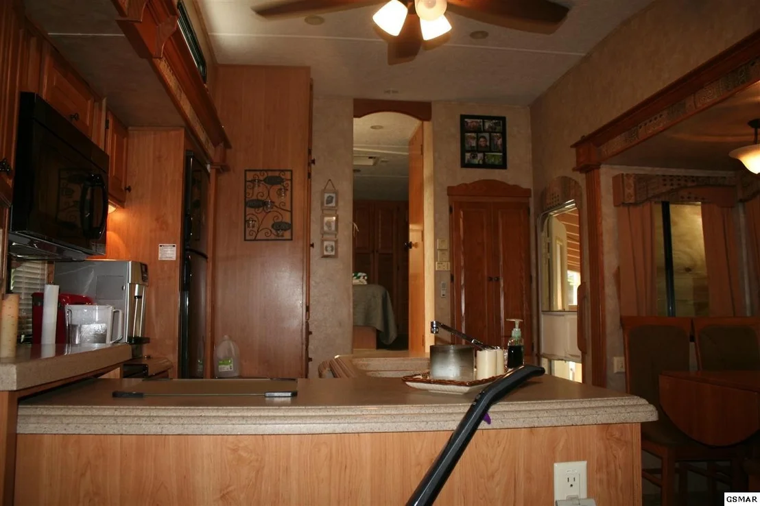 Photo of 5355 Parkway East