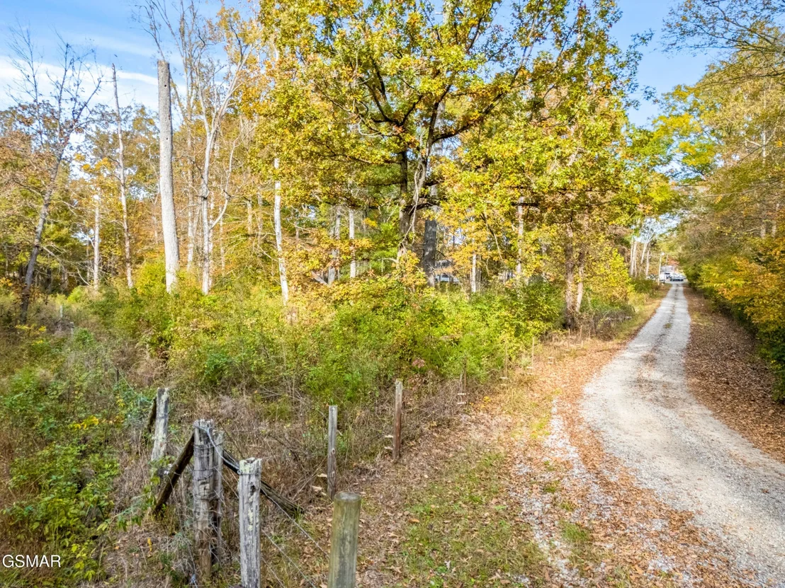 Photo of 725 Highway 25 32