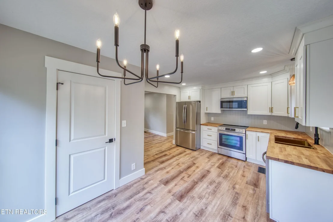 Photo of 1831 Outer Drive