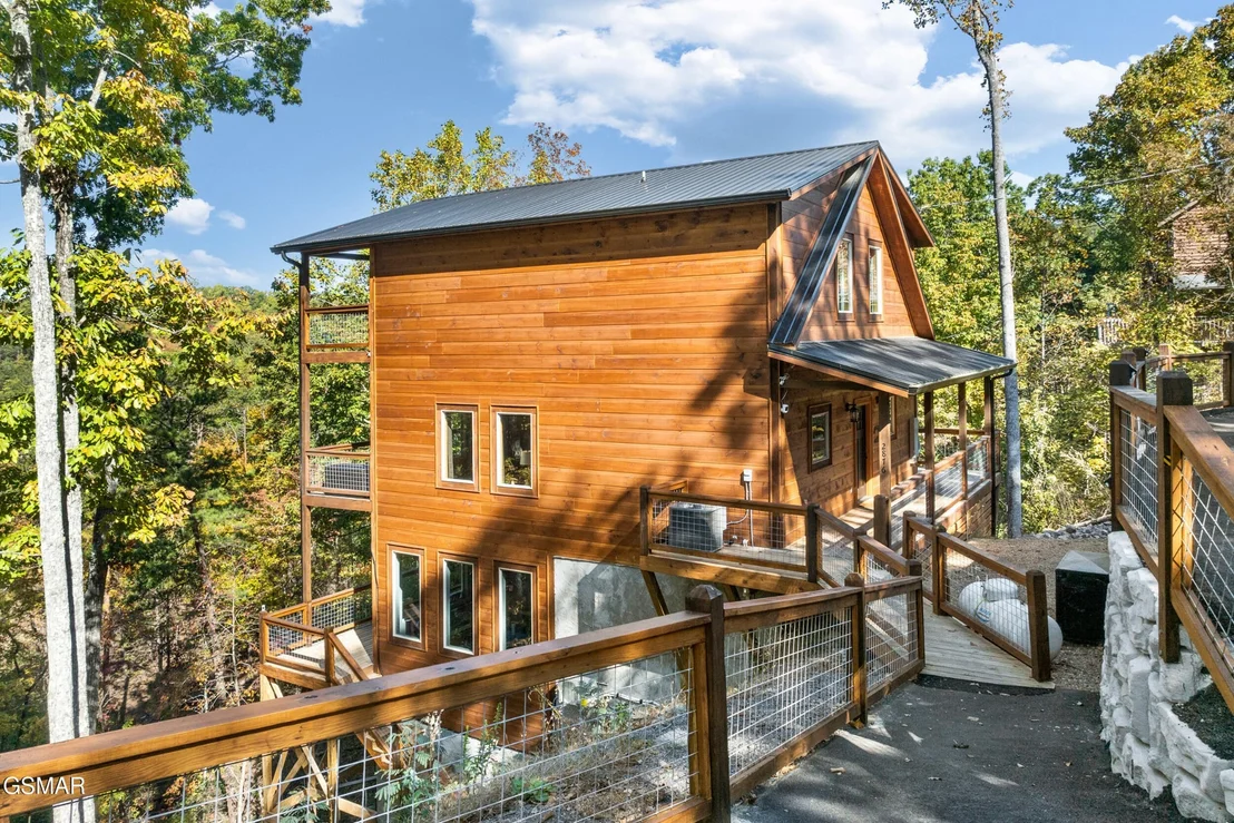 Photo of 2876 Pine Haven Drive