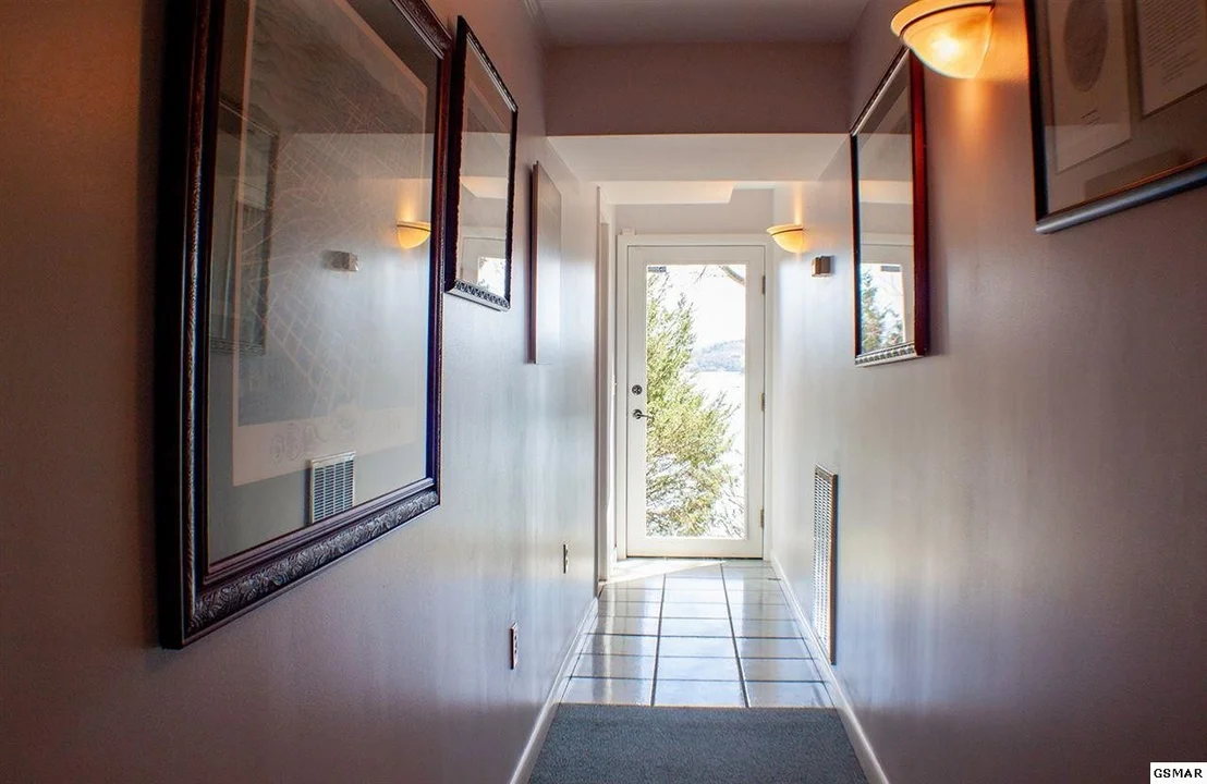 Photo of 1870 RIDGECREST Drive