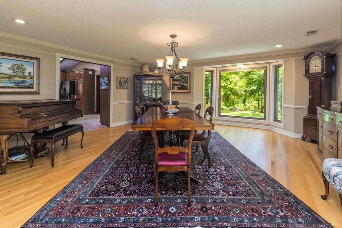 Photo of 225 EAGLE SPRING CV