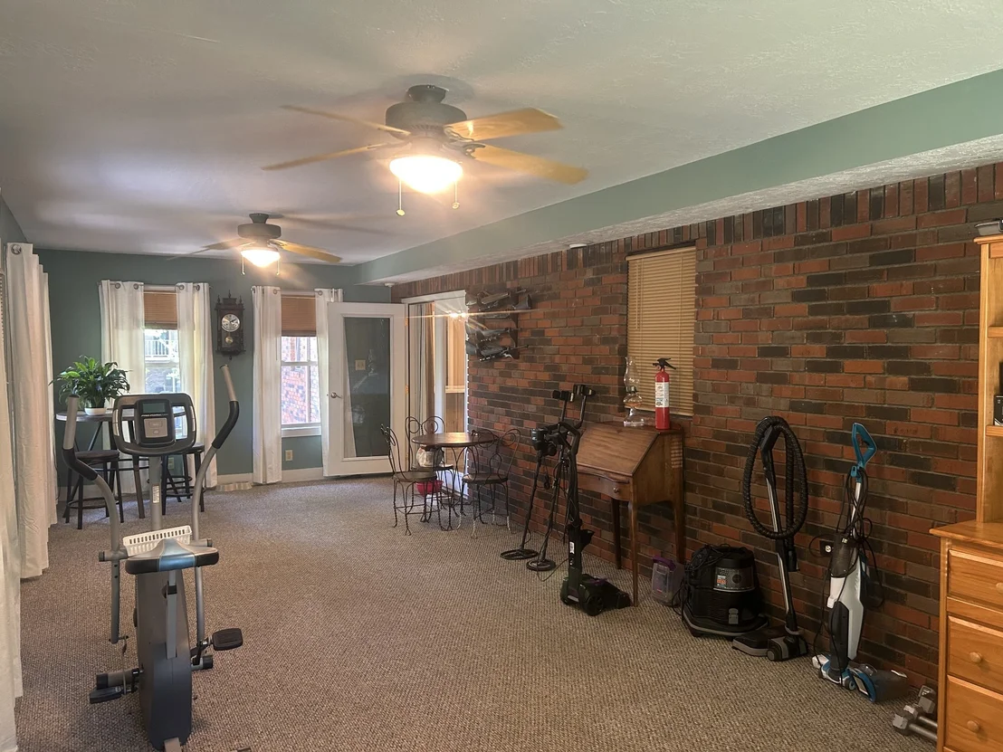 Photo of 108 Hazelnut Ave