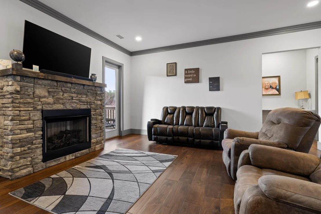 Photo of 2323 River Bluffs Drive