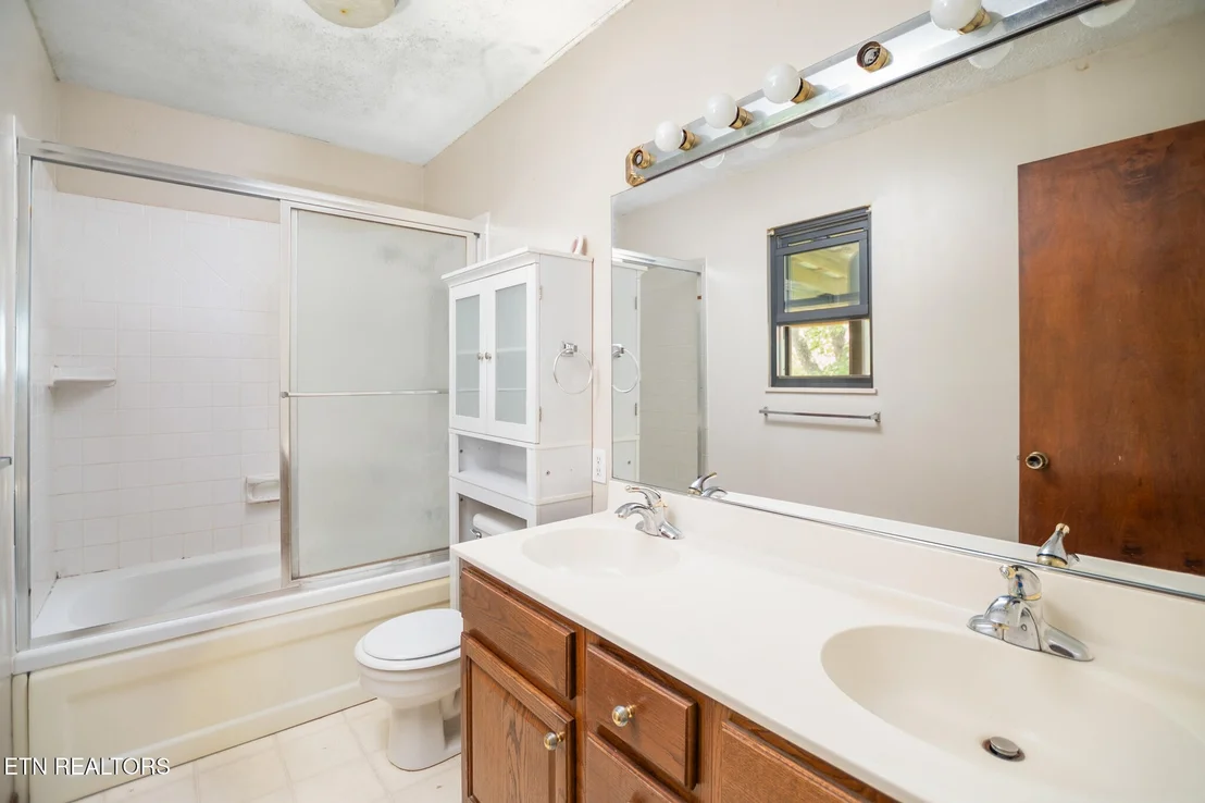 Photo of 230 Grandview Drive